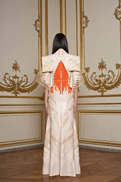 Look 4